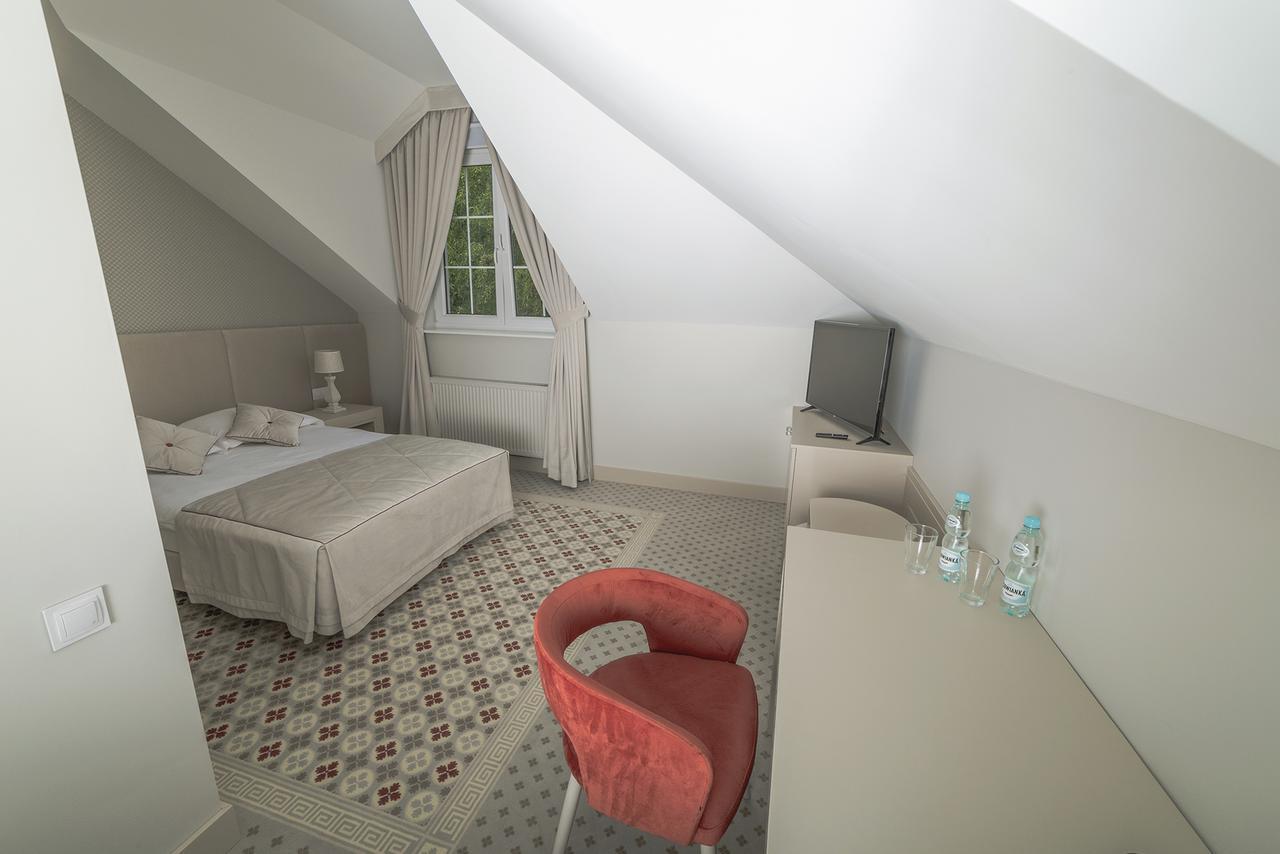 Basniowa Hotel Wyszków Eksteriør billede