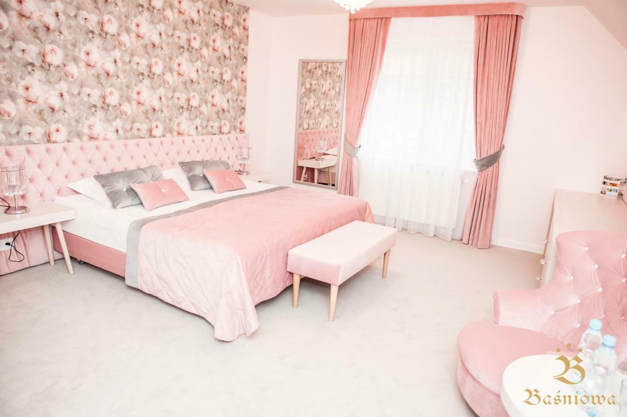Basniowa Hotel Wyszków Eksteriør billede