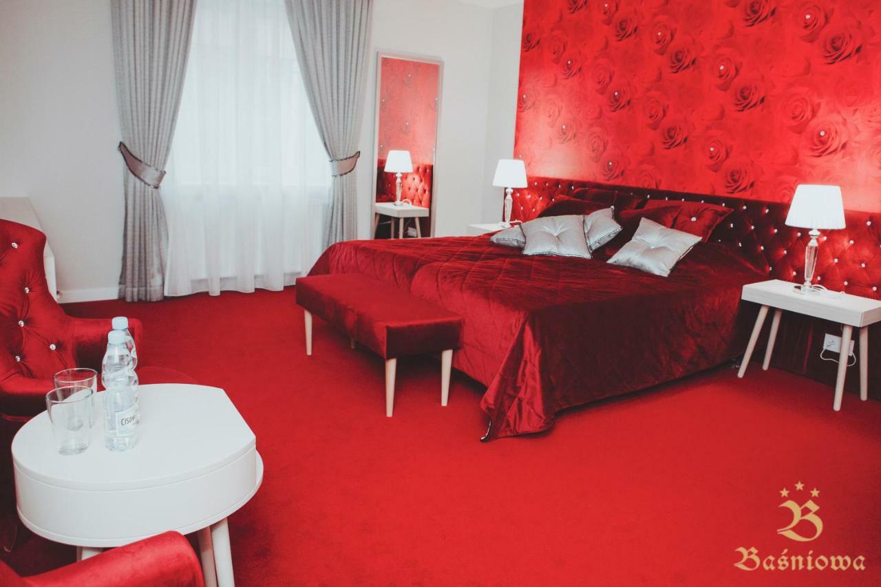 Basniowa Hotel Wyszków Eksteriør billede